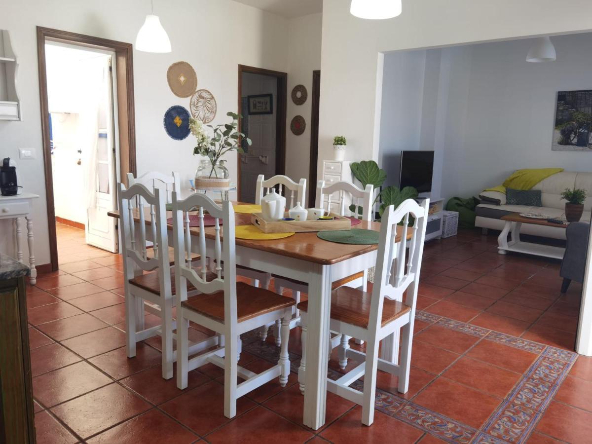 Apartamentoscasajulia La Santa Exterior photo