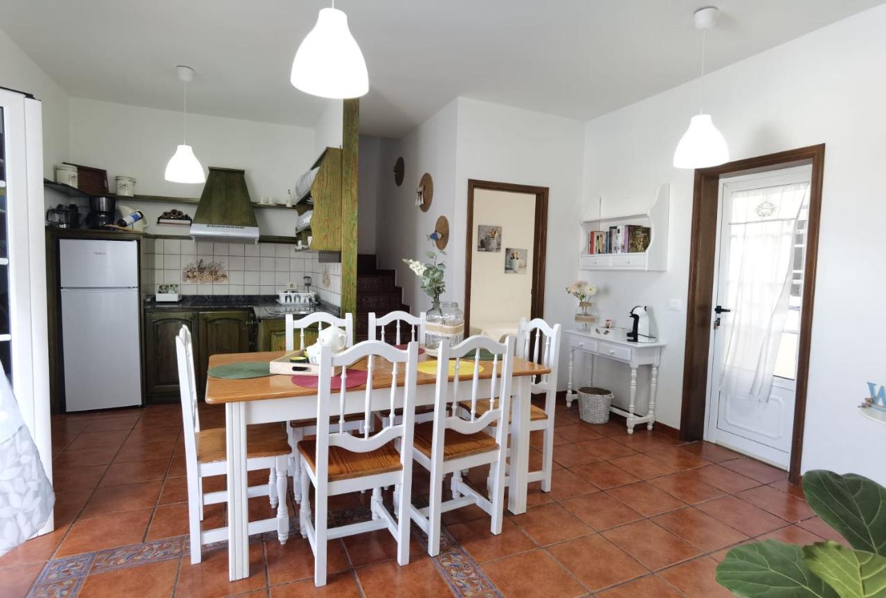 Apartamentoscasajulia La Santa Exterior photo