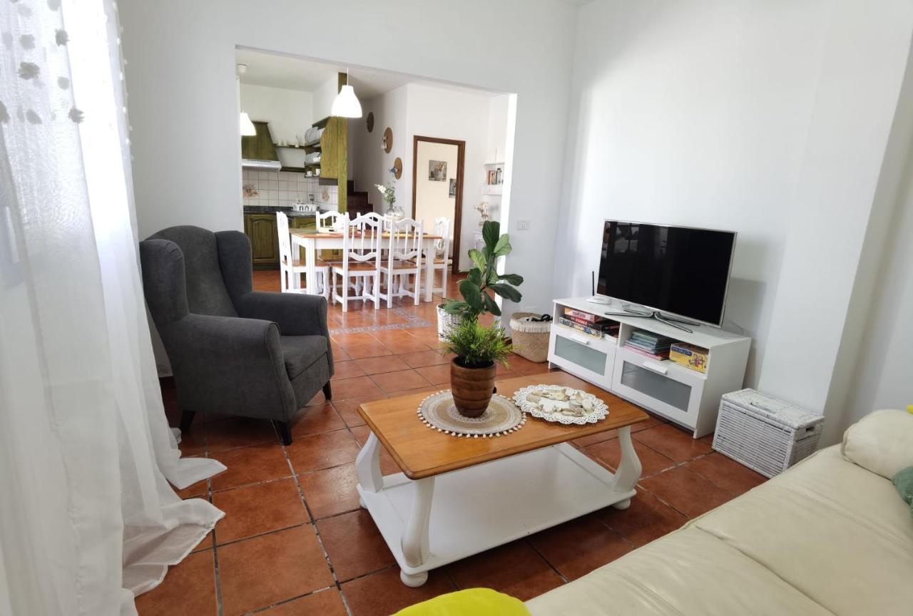 Apartamentoscasajulia La Santa Exterior photo