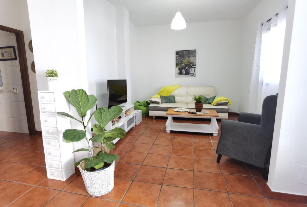 Apartamentoscasajulia La Santa Exterior photo
